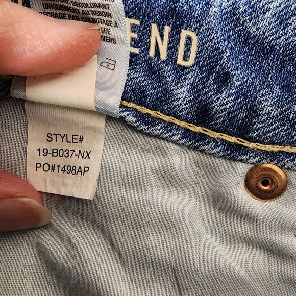 Aeropostale Womens Shorts Sz 12 Boyfriend Blue Destroyed Denim Cuffed 4.5 Inseam - Picture 11 of 11